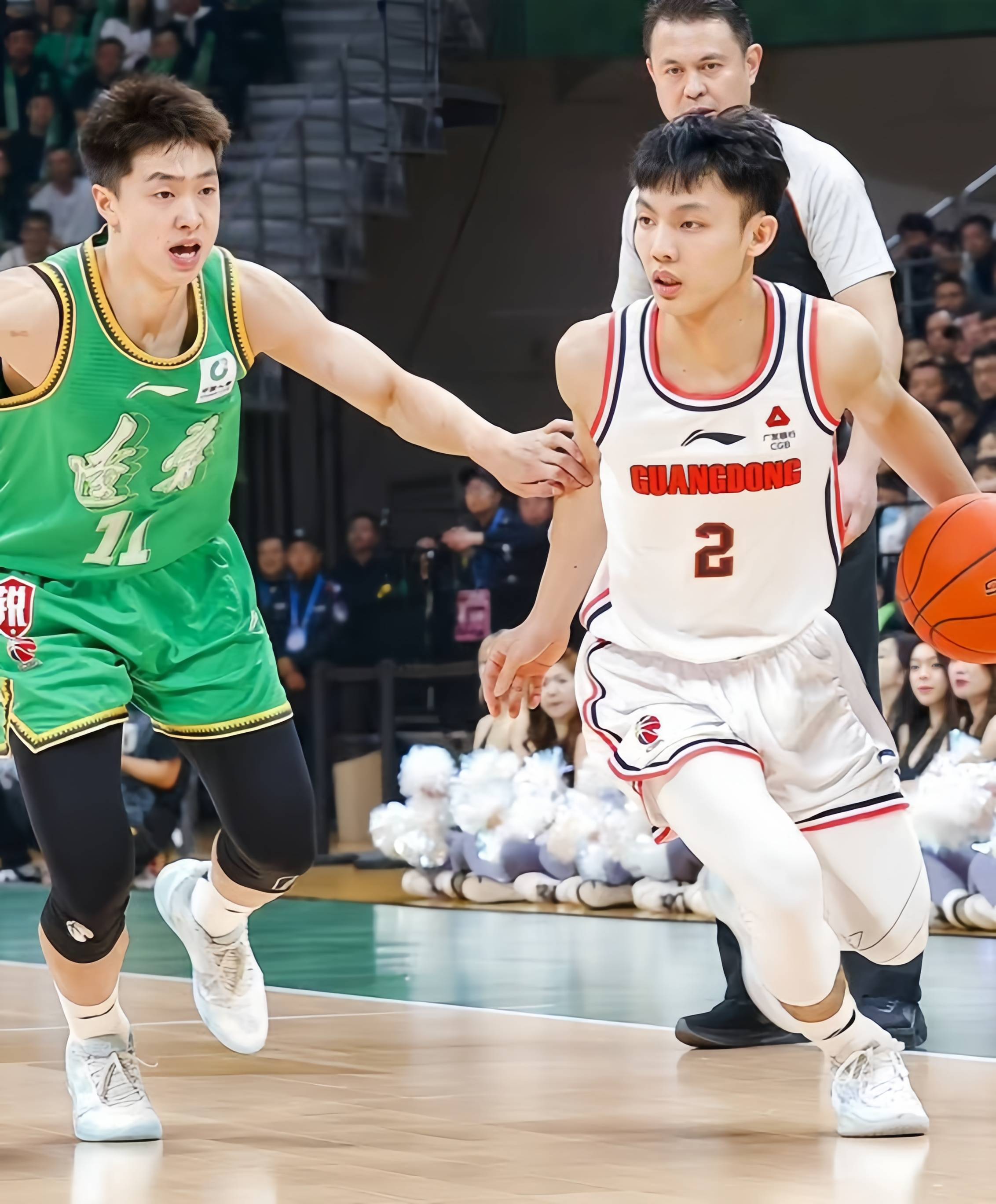 B体育体育活动-辽宁男篮大胜,队员表现抢眼