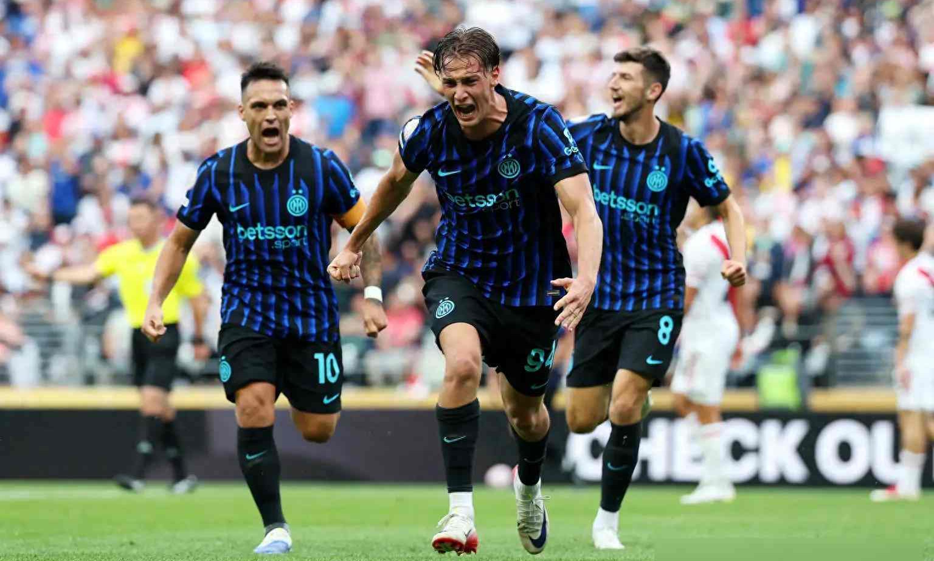 国米对战阿贾克斯,双方火爆交锋 国米对战阿贾克斯,双方火爆交锋