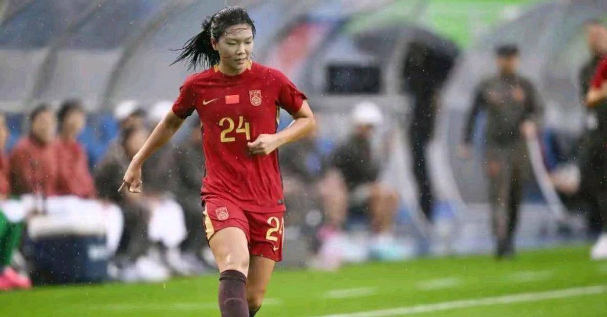 包含精神抖擞！中国女足展现比赛决心的词条