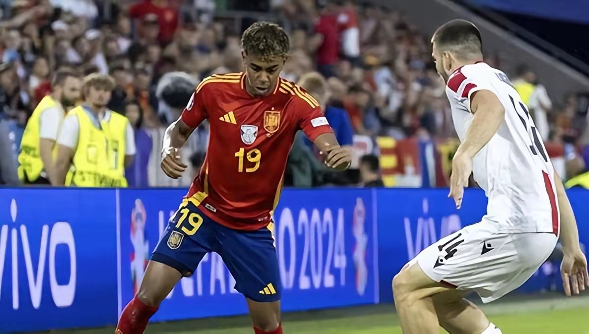 B体育体育网页版入口-包含西班牙巴塞罗那主帅遭遇质疑,球队成绩不佳难掩问题的词条