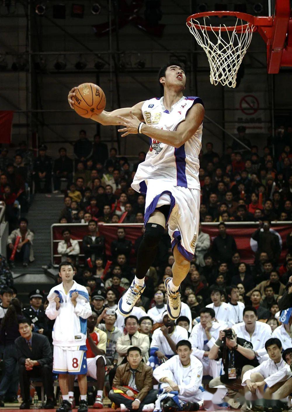 B体育体育网站-包含美洲篮球盛宴上空中接力，大赛绚烂上演现今的词条