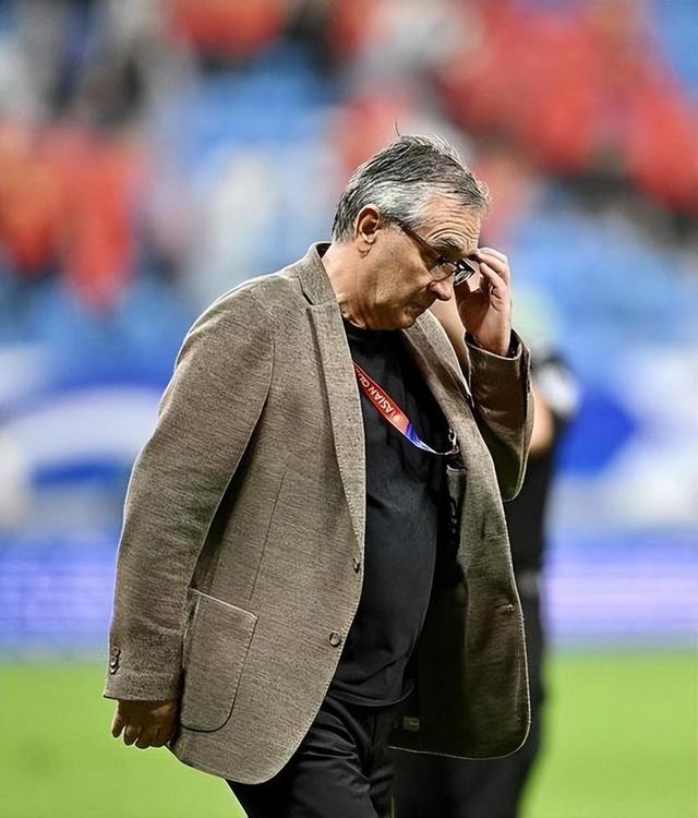 老将球员再度证明自己，带领球队逆转胜利