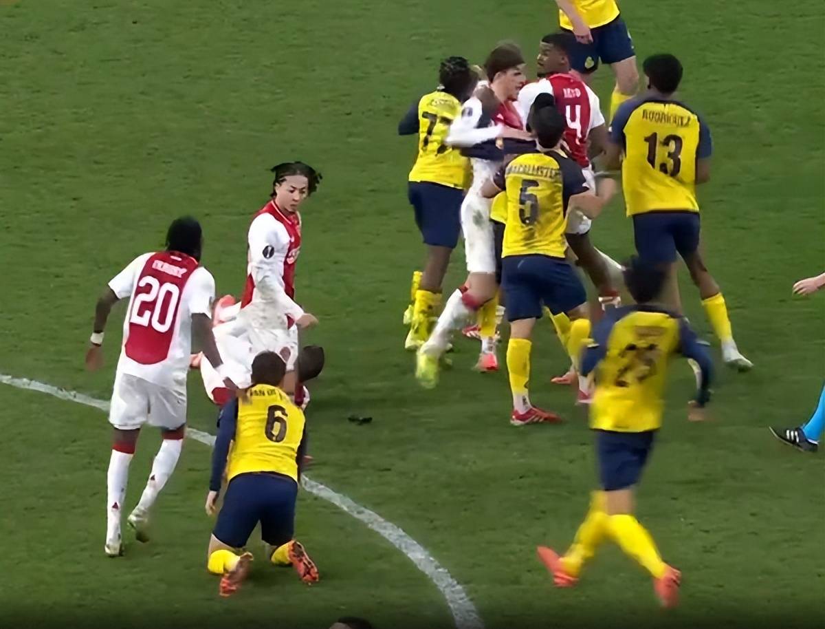 B体育体育娱乐-关于里昂队新晋球员表现出色，帮助球队夺得胜利的信息