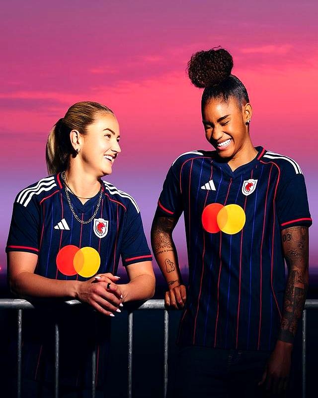 关于里昂队新晋球员表现出色,帮助球队夺得胜利的信息 关于里昂队新晋球员表现出色,帮助球队夺得胜利的信息